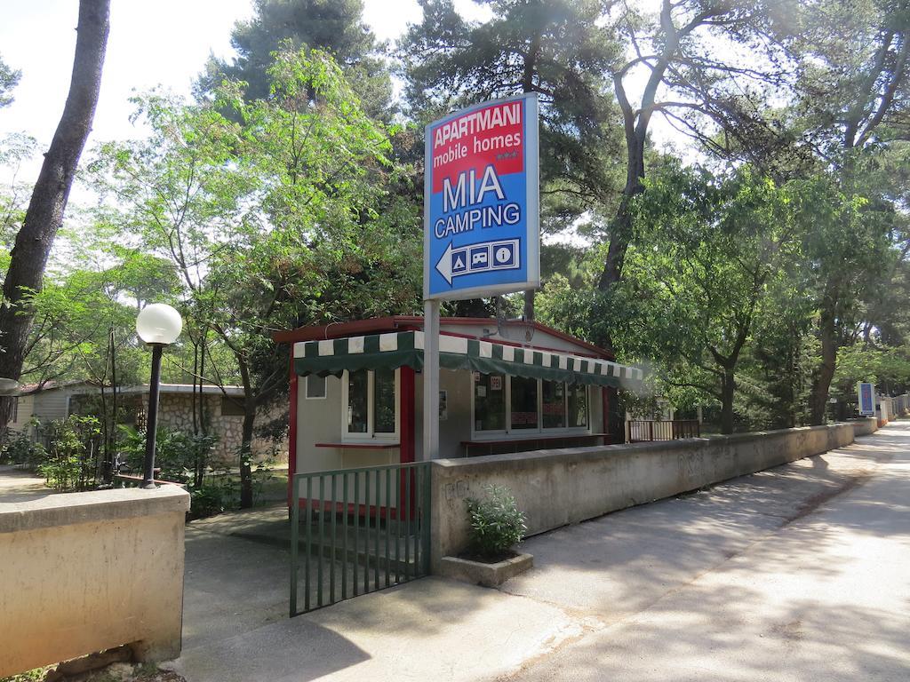 Camping Mia Bungalow&Mobile Home Biograd Na Moru Bagian luar foto